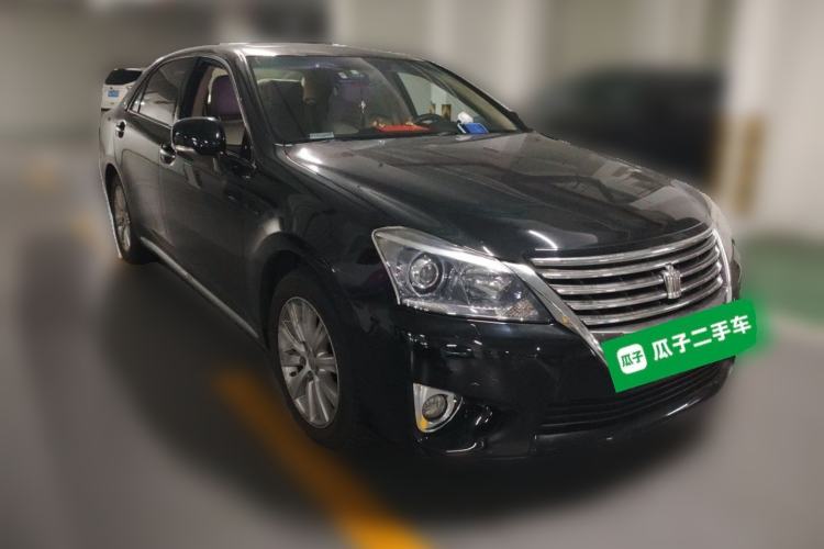 Used Toyota Crown 2012 2.5L Royal Leather Edition Front Right 45 Deg