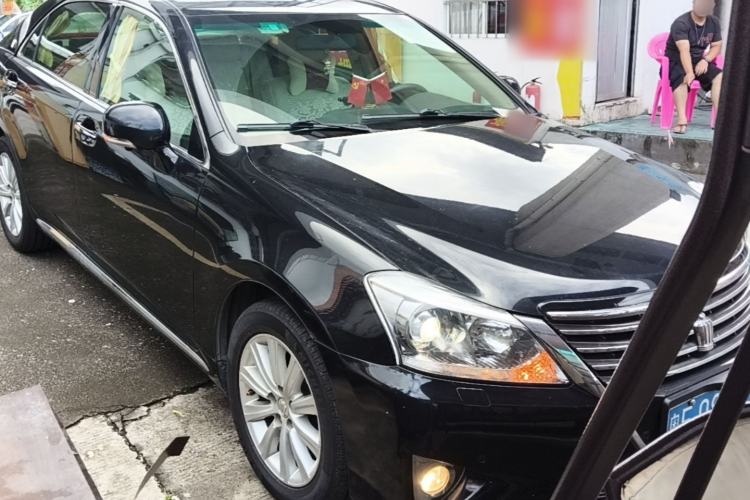 Used Toyota Crown 2012 2.5L Royal Leather Edition Front Right 45 Deg