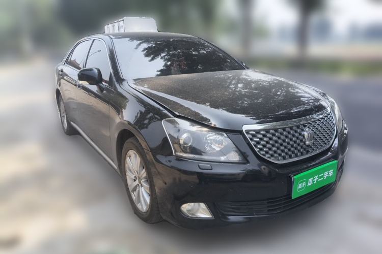 Used Toyota Crown 2012 2.5L Royal Leather Edition Front Right 45 Deg