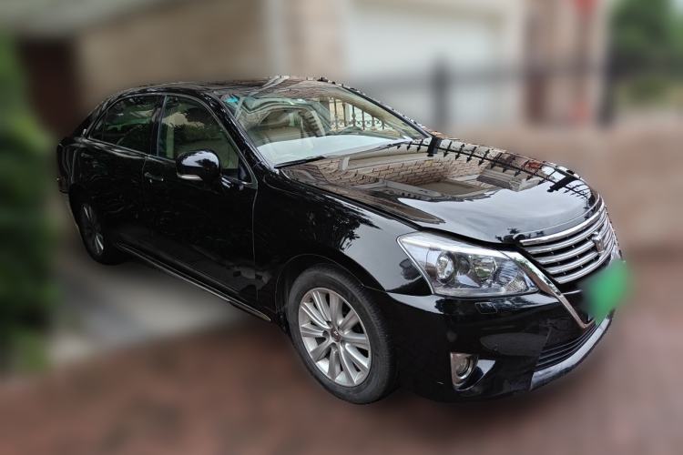 Used Toyota Crown 2012 2.5L Royal Navigation Edition Front Right 45 Deg