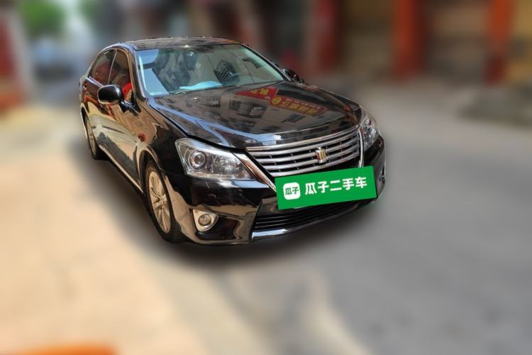 Used Toyota Crown 2012 2.5L Royal Front Right 45 Deg
