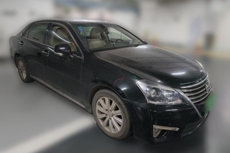 Used Toyota Crown 2012 2.5L Royal Comfort Edition Front Right 45 Deg