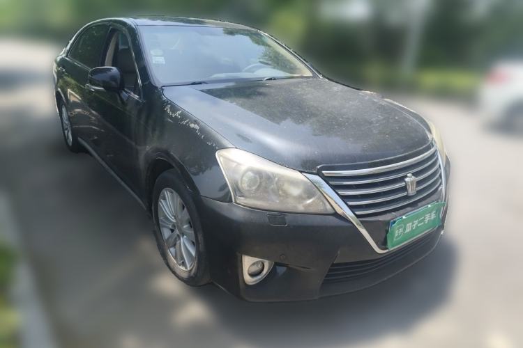 Used Toyota Crown 2012 2.5L Royal Navigation Edition Front Right 45 Deg