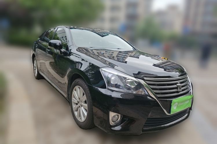 Used Toyota Crown 2012 2.5L Royal Navigation Edition Front Right 45 Deg
