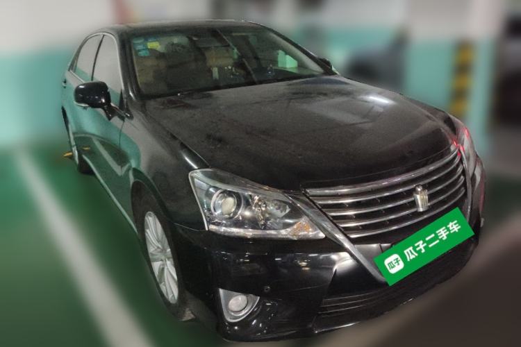 Used Toyota Crown 2012 2.5L Royal Leather Edition Front Right 45 Deg