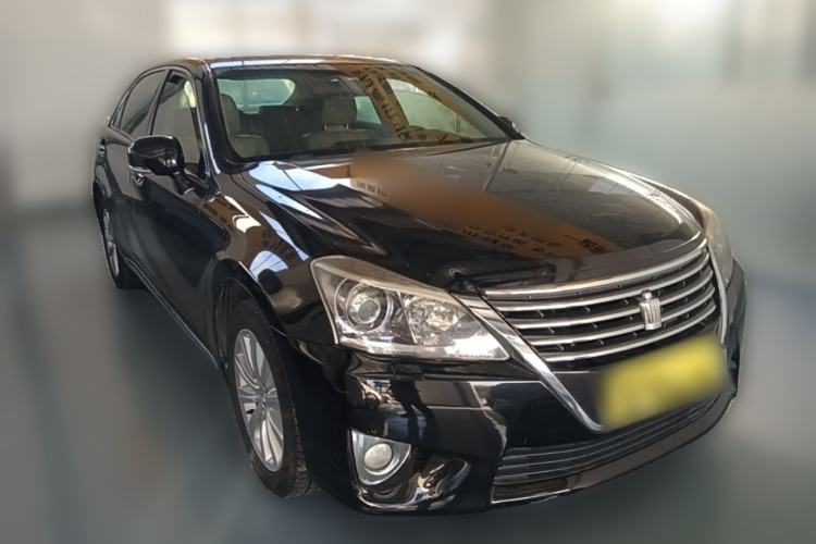 Used Toyota Crown 2012 2.5L Royal Front Right 45 Deg