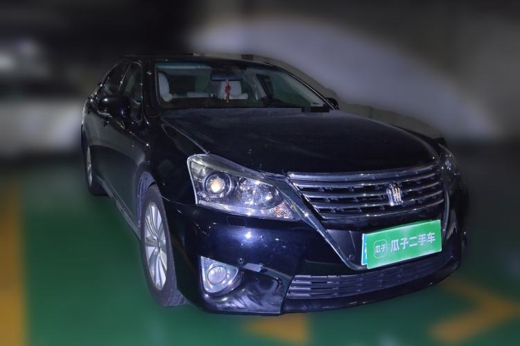 Used Toyota Crown 2012 2.5L Royal Leather Edition Front Right 45 Deg