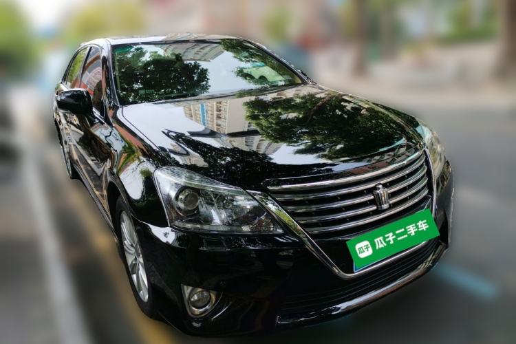 Used Toyota Crown 2012 2.5L Royal Leather Edition Front Right 45 Deg