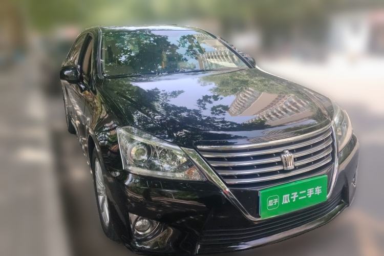 Used Toyota Crown 2012 2.5L Royal Leather Edition Front Right 45 Deg