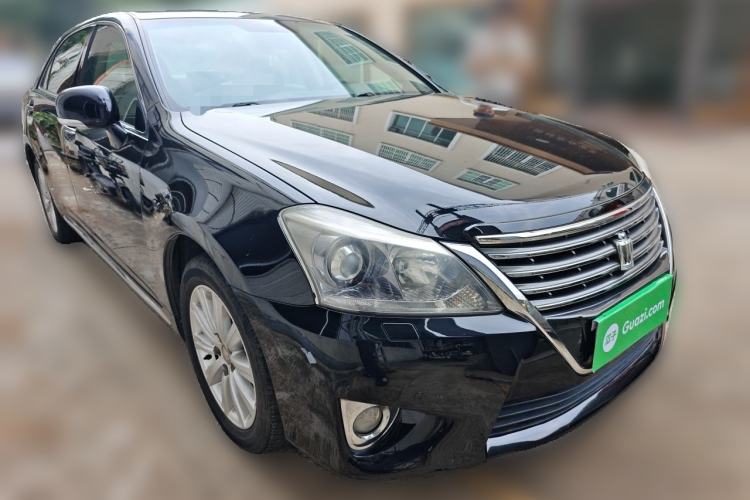 Used Toyota Crown 2012 2.5L Royal Leather Edition Front Right 45 Deg