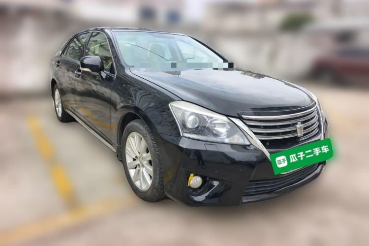 Used Toyota Crown 2012 2.5L Royal Leather Edition Front Right 45 Deg