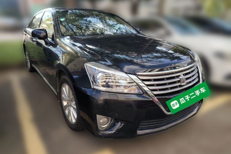 Used Toyota Crown 2012 2.5L Royal Leather Edition Front Right 45 Deg