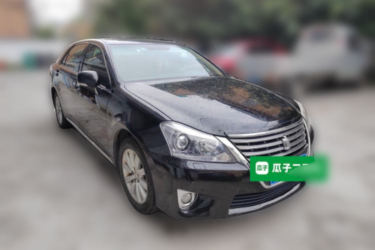 Used Toyota Crown 2012 2.5L Royal Leather Edition Front Right 45 Deg