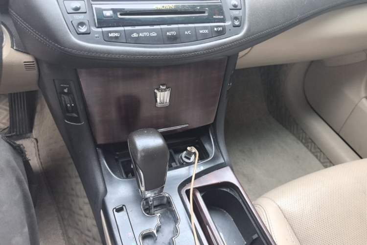 Used Toyota Crown 2012 2.5L Royal Leather Edition Gear Lever