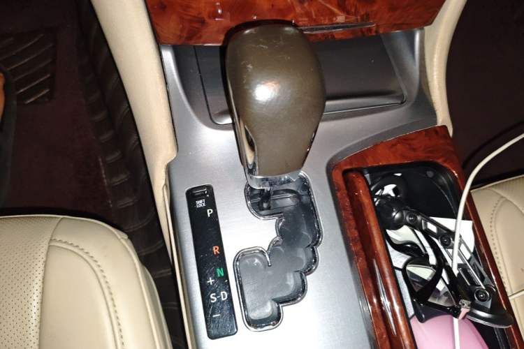 Used Toyota Crown 2012 2.5L Royal Leather Edition Gear Lever