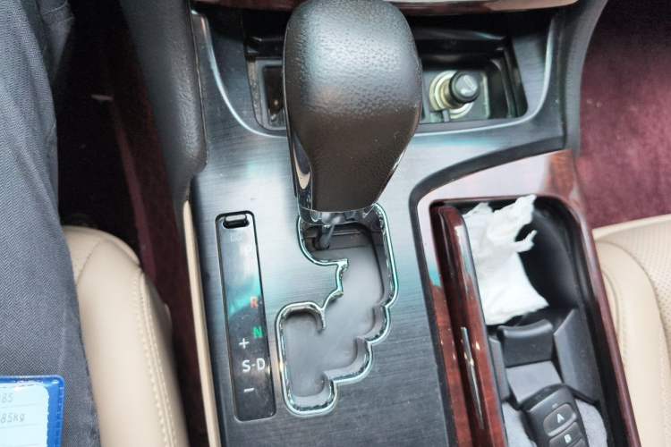 Used Toyota Crown 2012 2.5L Royal Leather Edition Gear Lever