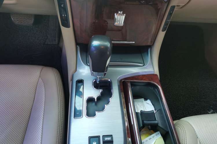Used Toyota Crown 2012 2.5L Royal Gear Lever