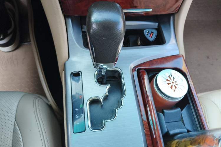 Used Toyota Crown 2012 2.5L Royal Leather Edition Gear Lever