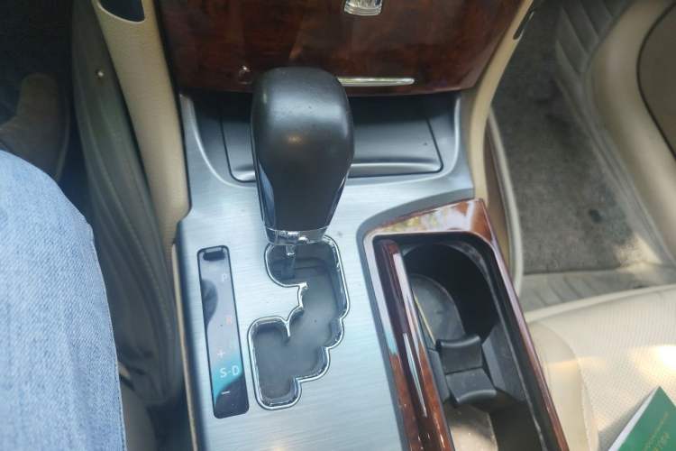 Used Toyota Crown 2012 2.5L Royal Navigation Edition Gear Lever