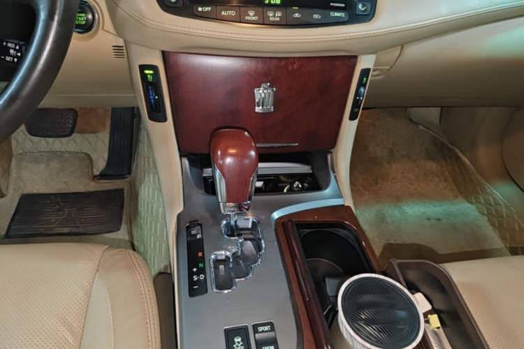 Used Toyota Crown 2012 3.0L Royal Saloon VIP Gear Lever