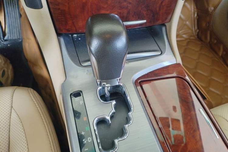 Used Toyota Crown 2012 2.5L Royal Comfort Edition Gear Lever