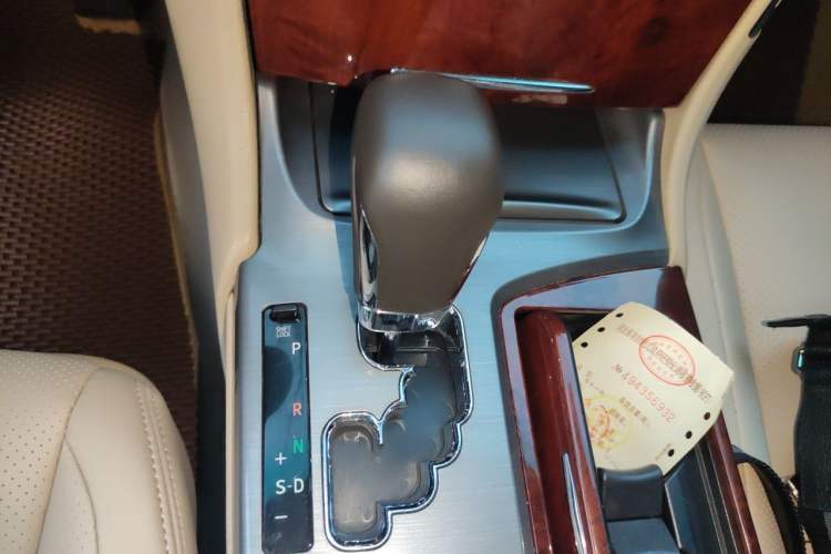 Used Toyota Crown 2012 2.5L Royal Leather Edition Gear Lever