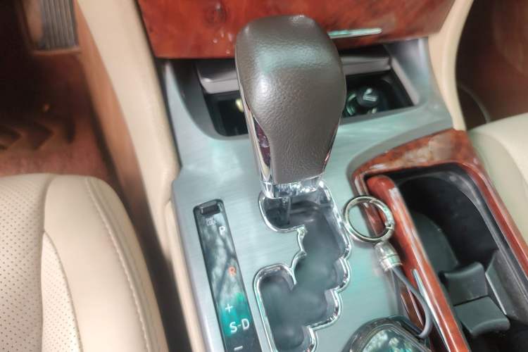 Used Toyota Crown 2012 2.5L Royal Leather Edition Gear Lever