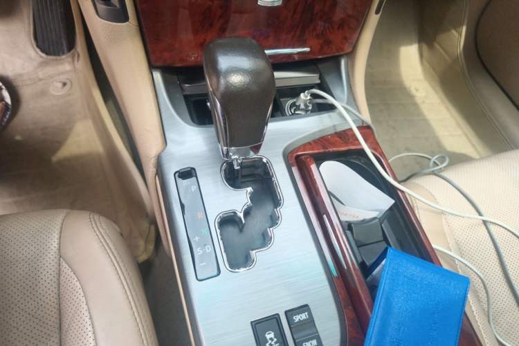 Used Toyota Crown 2012 2.5L Royal Leather Edition Gear Lever