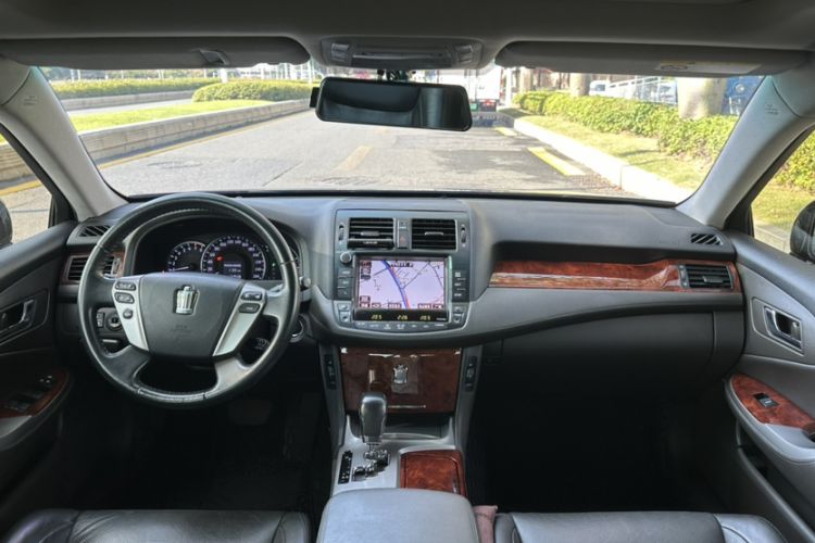Used Toyota Crown 2012 2.5L Royal Navigation Edition Interior 1