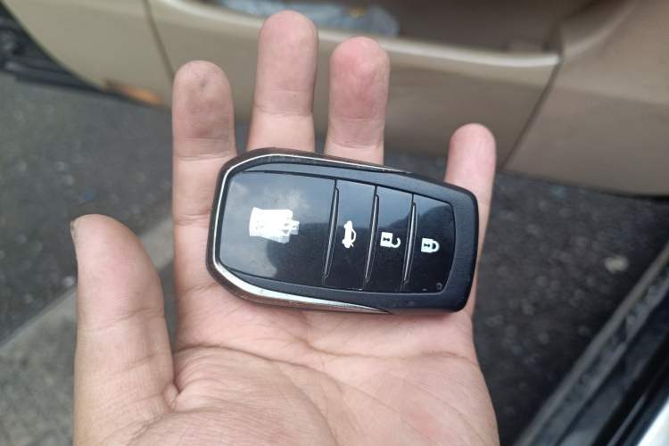 Used Toyota Crown 2012 2.5L Royal Leather Edition Interior 1