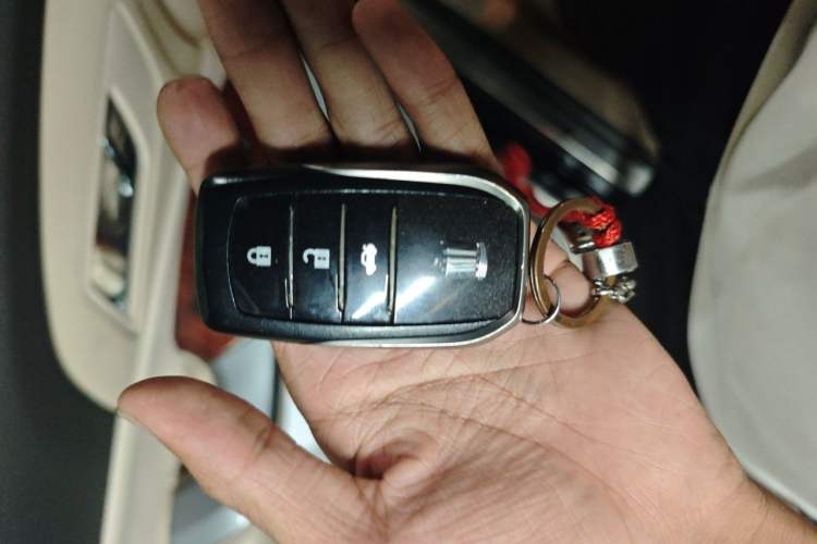 Used Toyota Crown 2012 2.5L Royal Leather Edition Interior 1