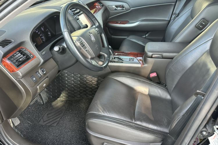 Used Toyota Crown 2012 2.5L Royal Navigation Edition Interior 2
