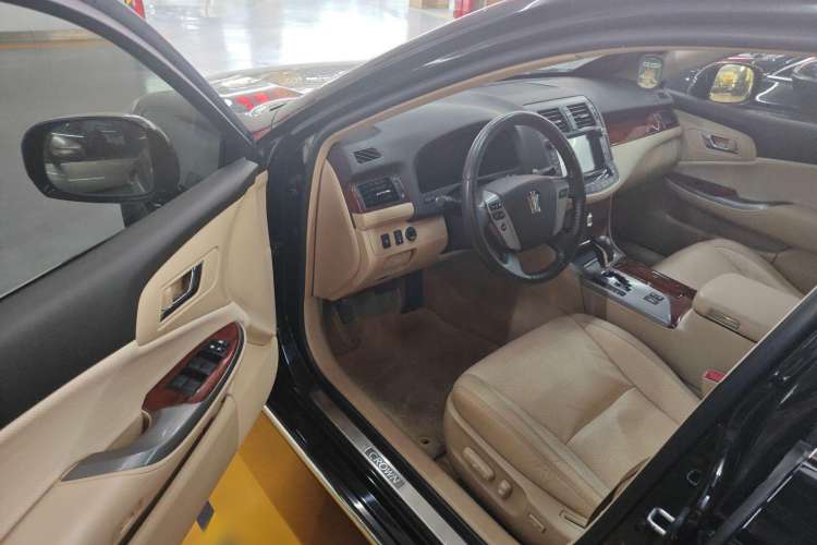 Used Toyota Crown 2012 2.5L Royal Leather Edition Interior 2