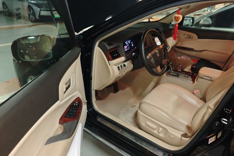 Used Toyota Crown 2012 2.5L Royal Leather Edition Interior 3