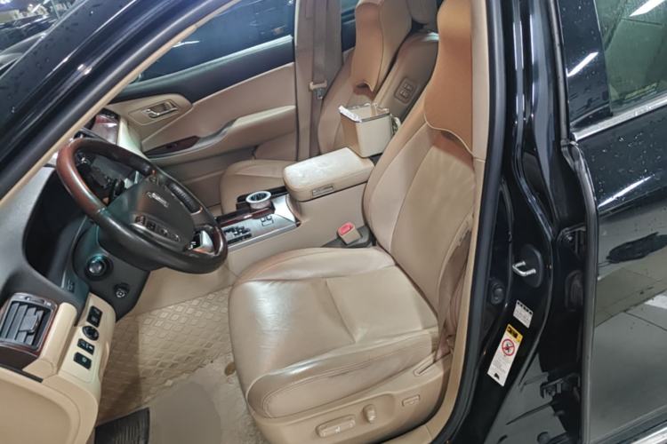 Used Toyota Crown 2012 3.0L Royal Saloon VIP Left Front Seat