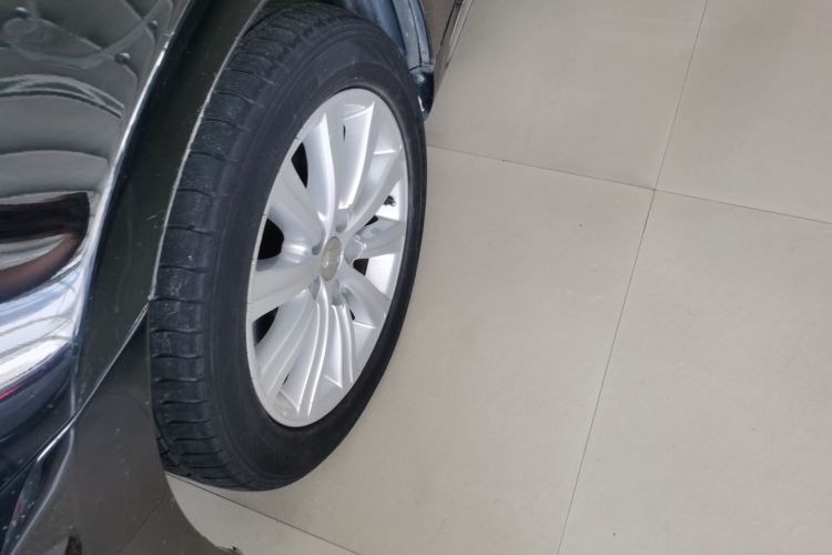 Used Toyota Crown 2012 2.5L Royal Leather Edition Left Front Wheel Hub