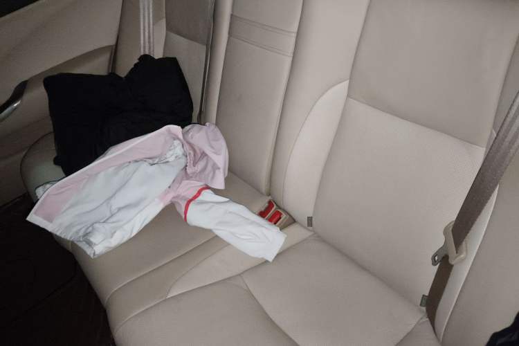 Used Toyota Crown 2012 2.5L Royal Leather Edition Left Rear Seat