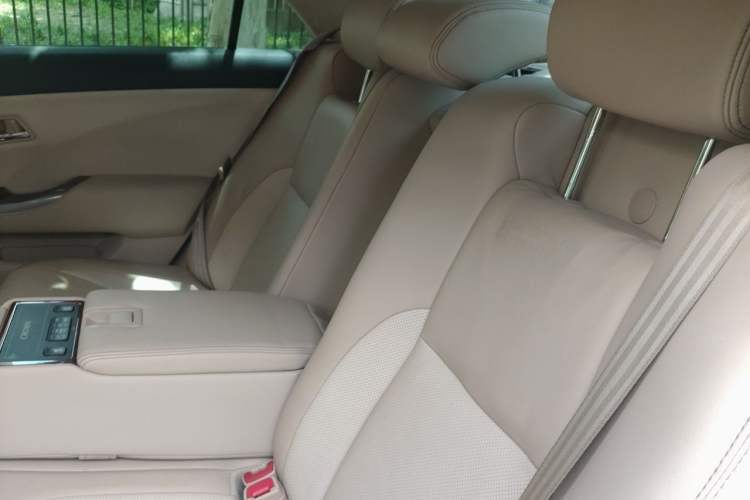 Used Toyota Crown 2012 2.5L Royal Leather Edition Left Rear Seat