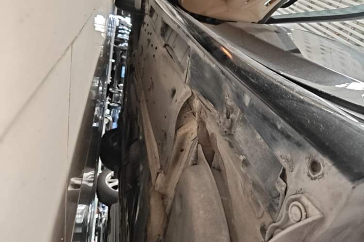 Used Toyota Crown 2012 2.5L Royal Leather Edition Left Side Sill