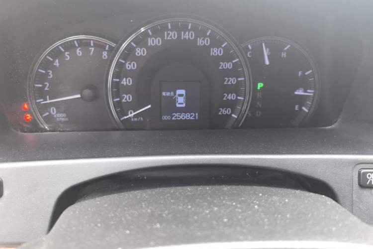 Used Toyota Crown 2012 2.5L Royal Leather Edition Odometer Close Up