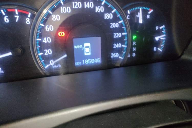 Used Toyota Crown 2012 2.5L Royal Leather Edition Odometer Close Up