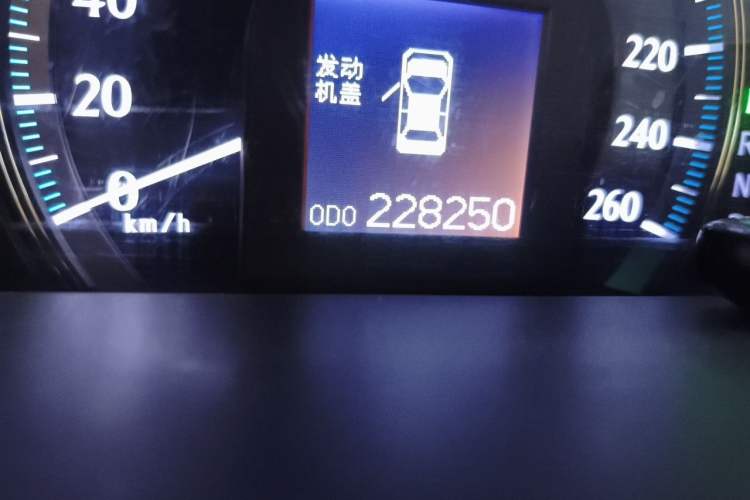 Used Toyota Crown 2012 2.5L Royal Leather Edition Odometer Close Up