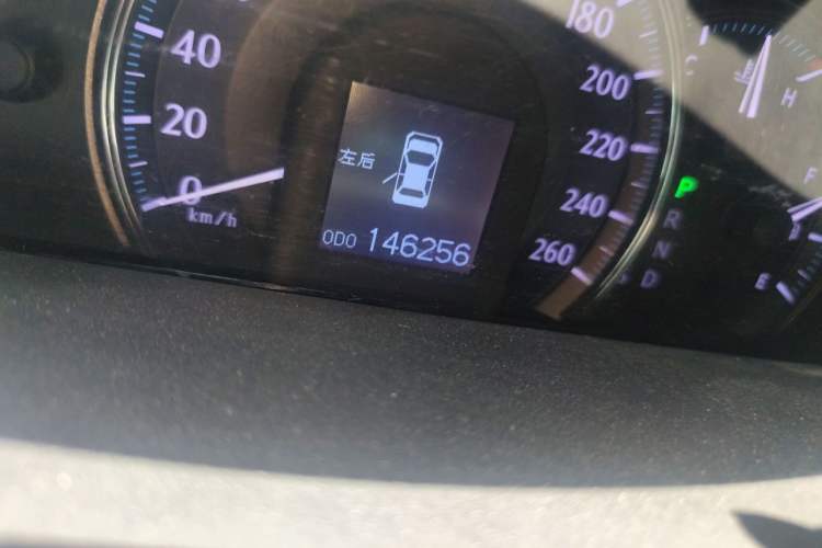 Used Toyota Crown 2012 2.5L Royal Navigation Edition Odometer Close Up