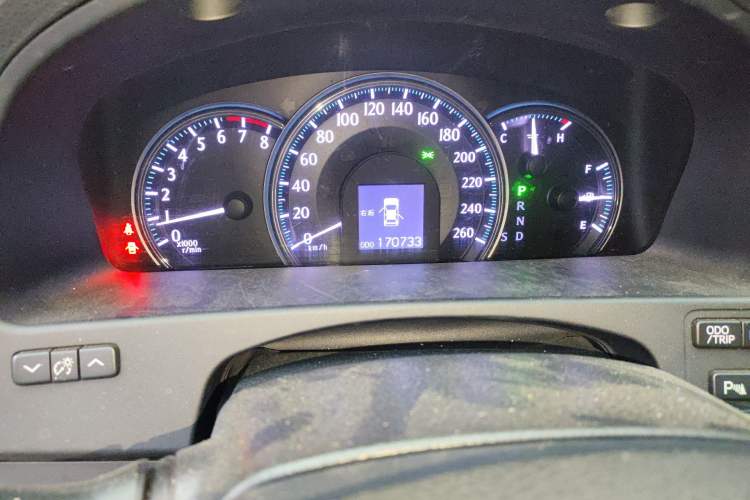 Used Toyota Crown 2012 2.5L Royal Leather Edition Odometer Close Up