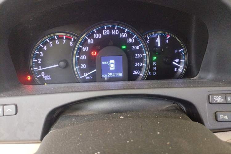 Used Toyota Crown 2012 2.5L Royal Comfort Edition Odometer Close Up