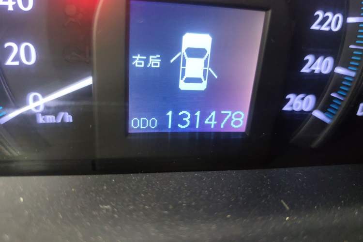 Used Toyota Crown 2012 2.5L Royal Leather Edition Odometer Close Up
