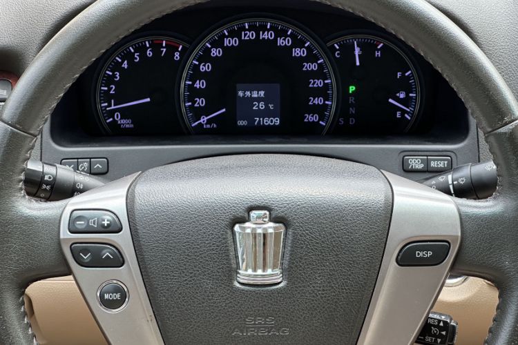 Used Toyota Crown 2012 2.5L Royal Leather Edition Odometer Close Up