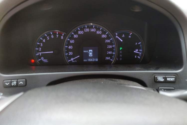 Used Toyota Crown 2012 2.5L Royal Leather Edition Odometer Close Up