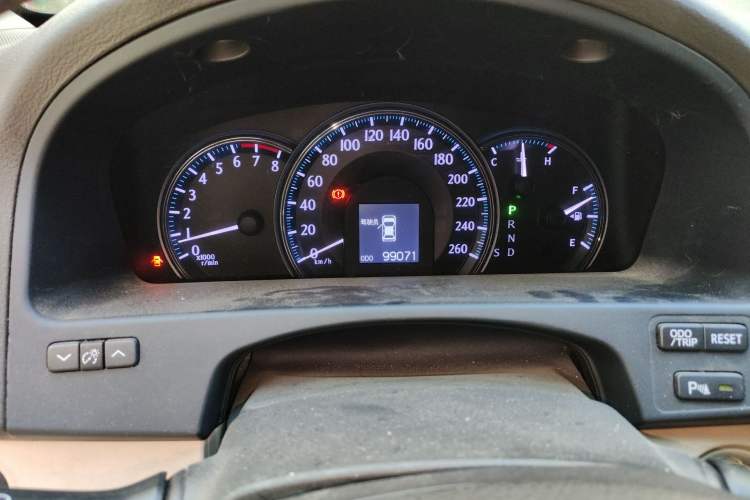 Used Toyota Crown 2012 2.5L Royal Leather Edition Odometer Close Up