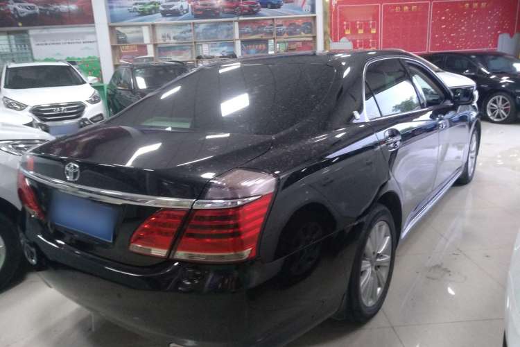 Used Toyota Crown 2012 2.5L Royal Leather Edition Rear Right 45 Deg